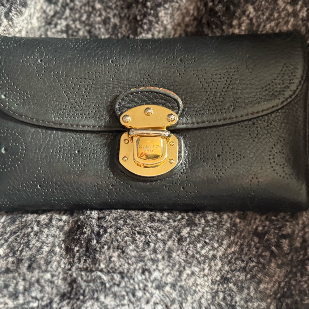 Vintage Louis Vuitton Amelia long wallet